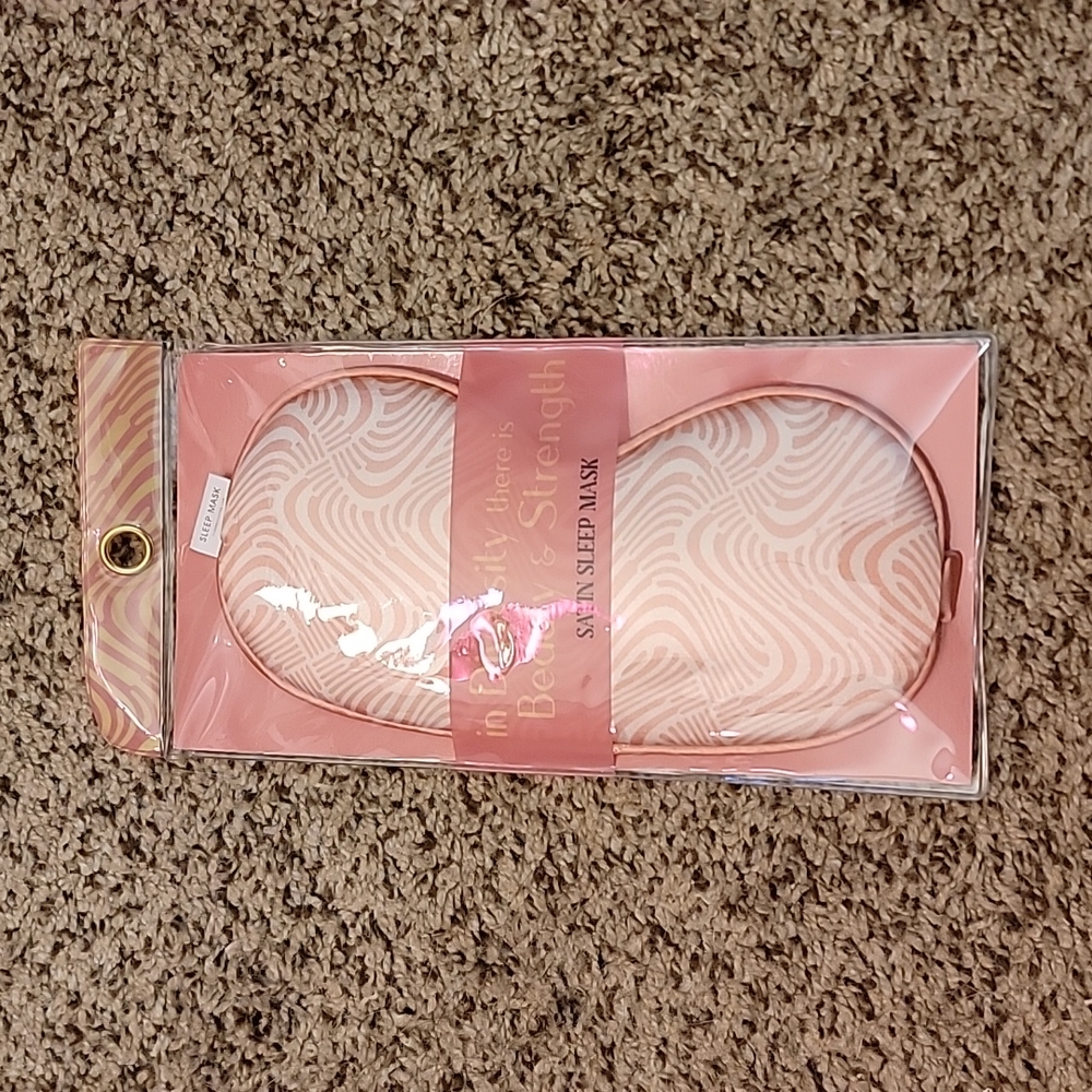 Sarina sleep mask
